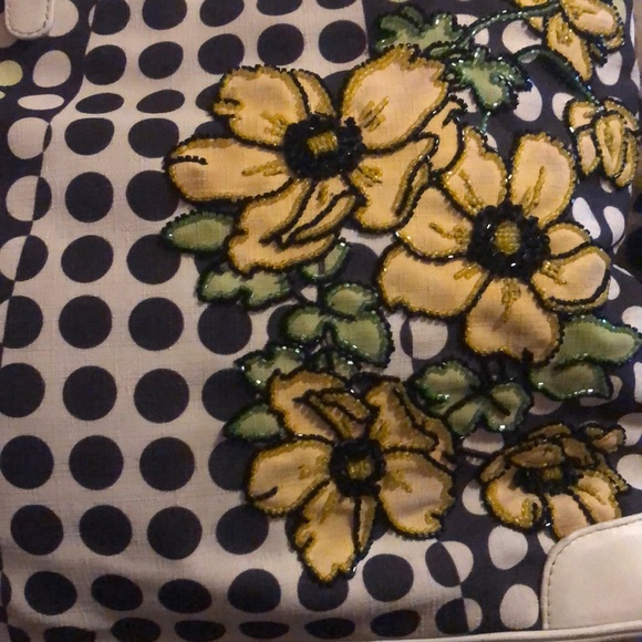 Isabella Fiore Spring Flowers shoulder tote - Picture 5 of 7